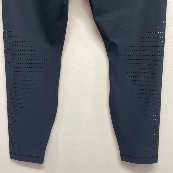 NWT 90 Degree By Reflex 7/8 Ankle Tight Legging Black Perforations M - Picture 6 of 15